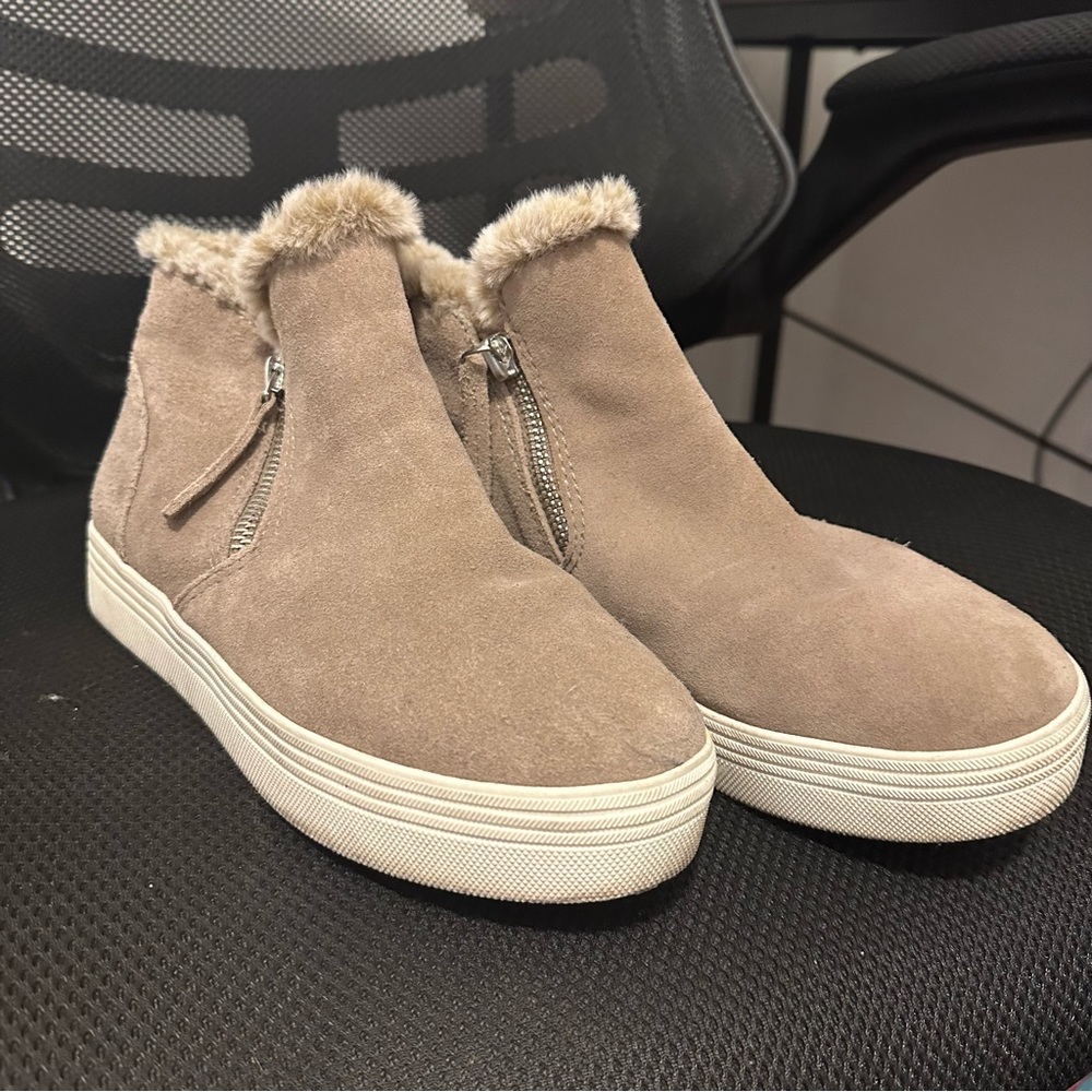 Dolce Vita Fur Lined Fashion Sneakers Size 9.5
